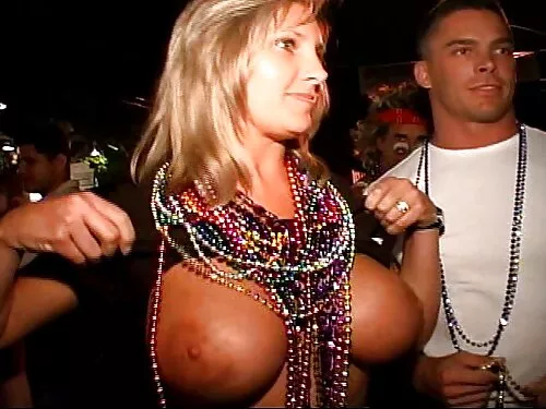 Busty دوجنسه ویدیو ب ...